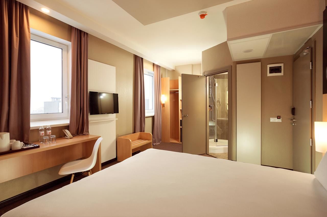 Отель ibis Kiev Railway Station Киев