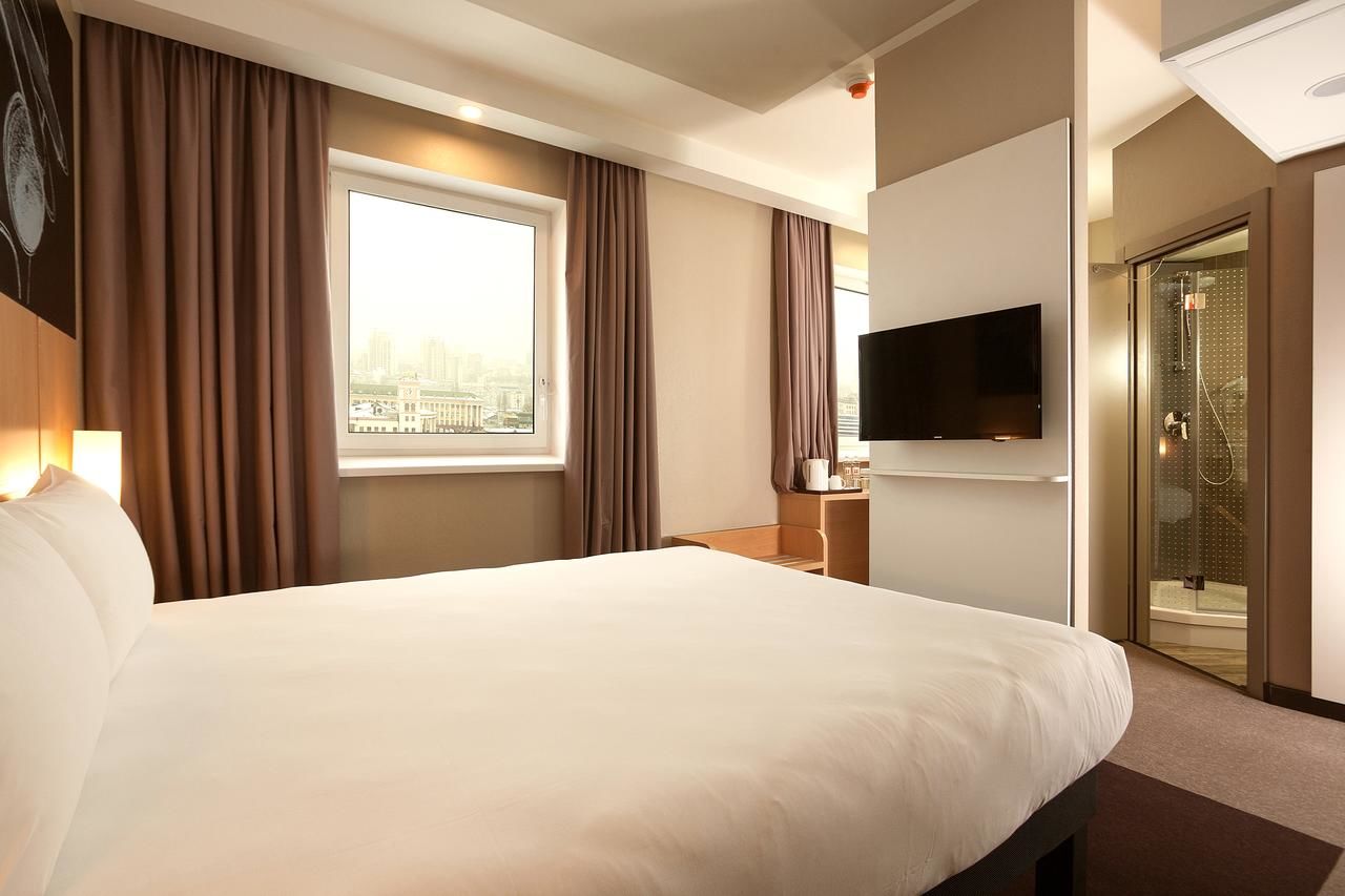 Отель ibis Kiev Railway Station Киев
